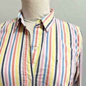 Women Gap striped button down shirt.